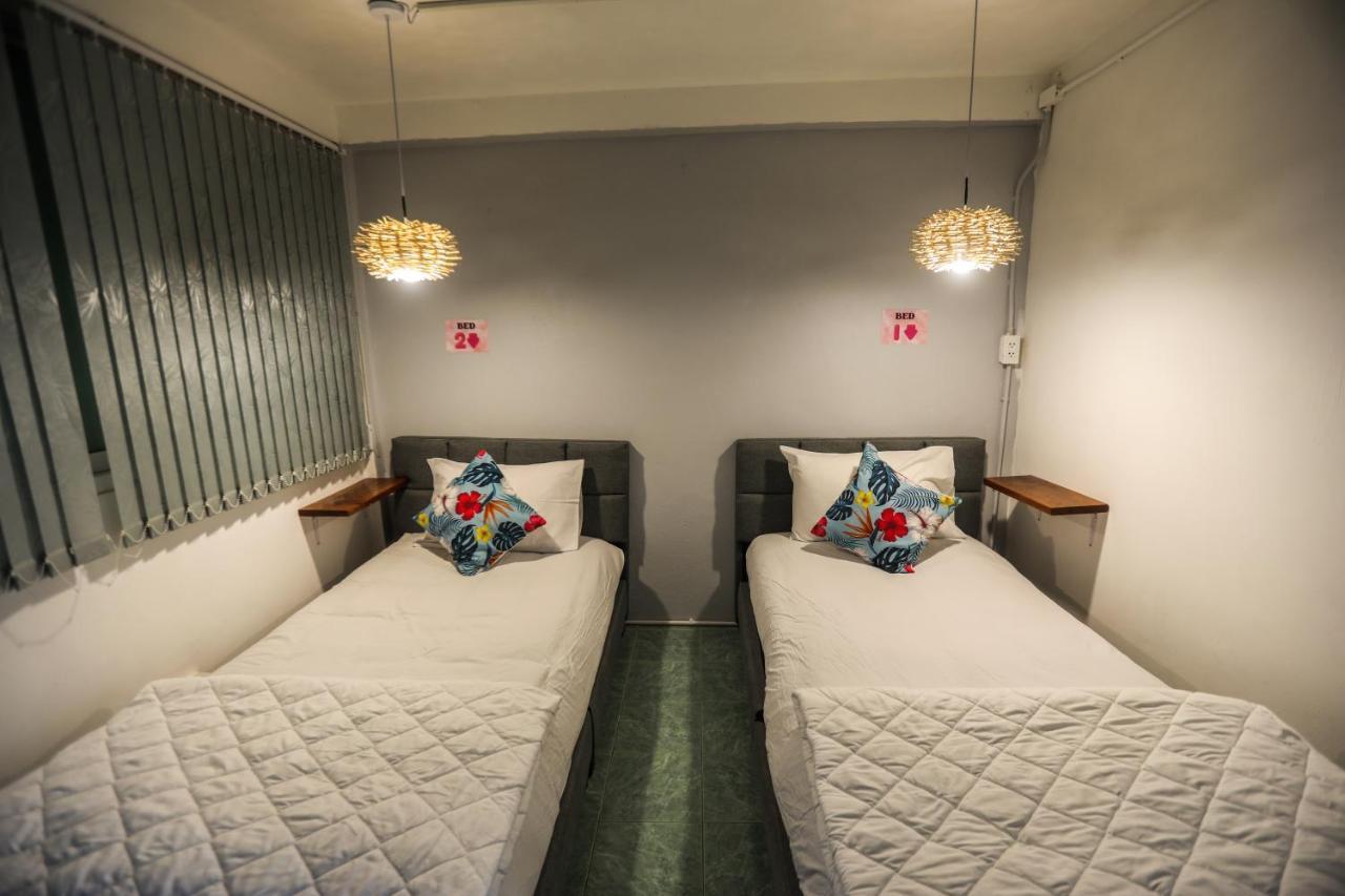 Arena Boutique Hotel Female Only Тонгсала Екстер'єр фото