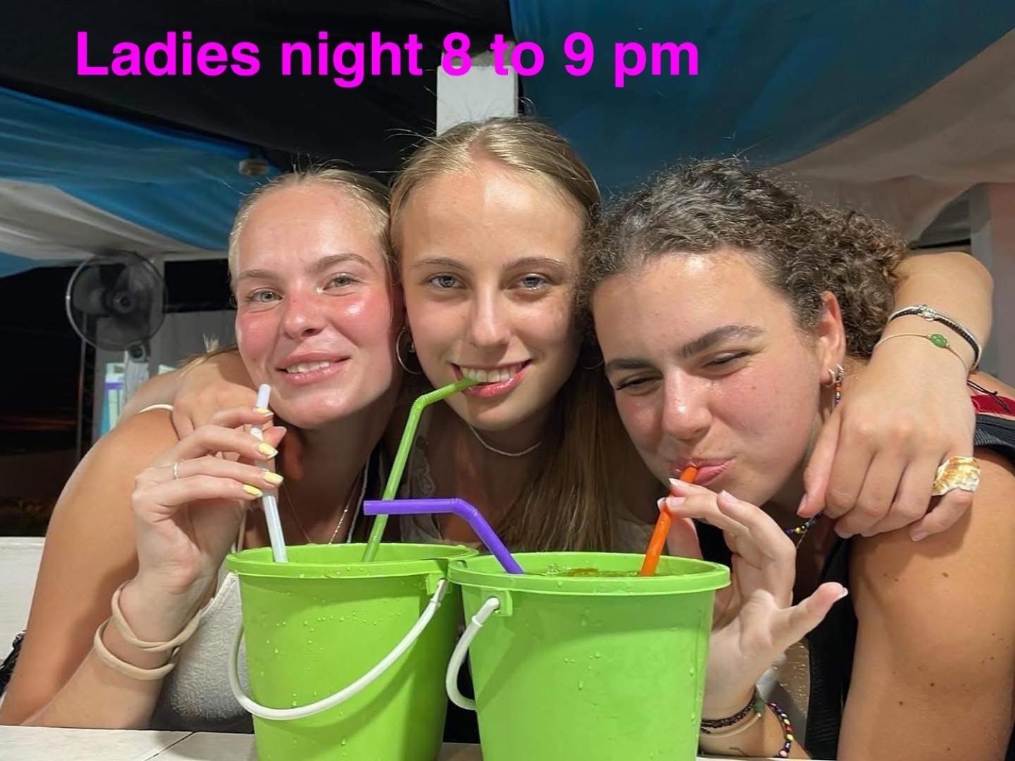 Arena Boutique Hotel Female Only Тонгсала Екстер'єр фото