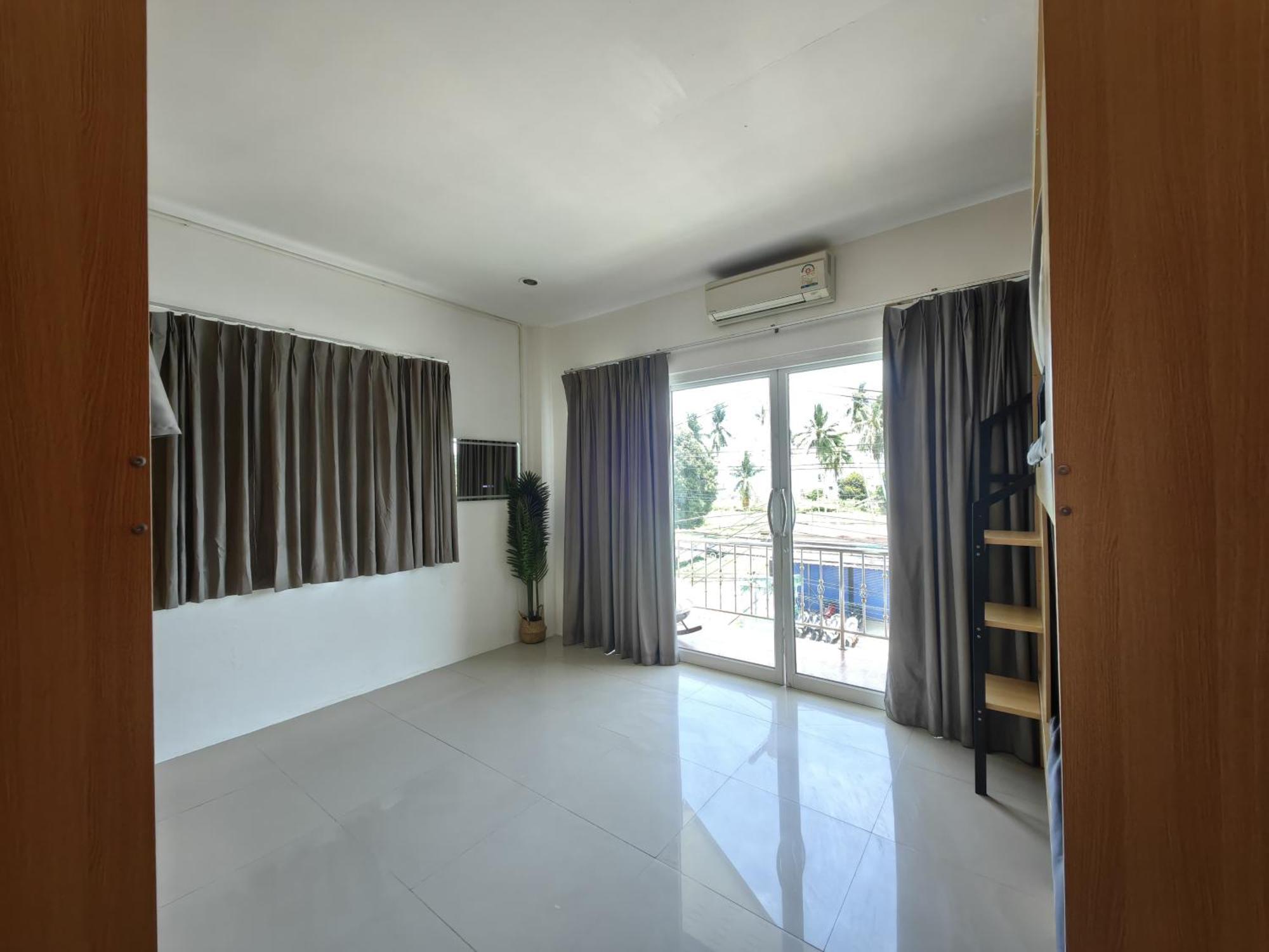 Arena Boutique Hotel Female Only Тонгсала Екстер'єр фото